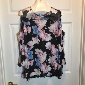 Vince Camuto Cold Shoulder Floral Top